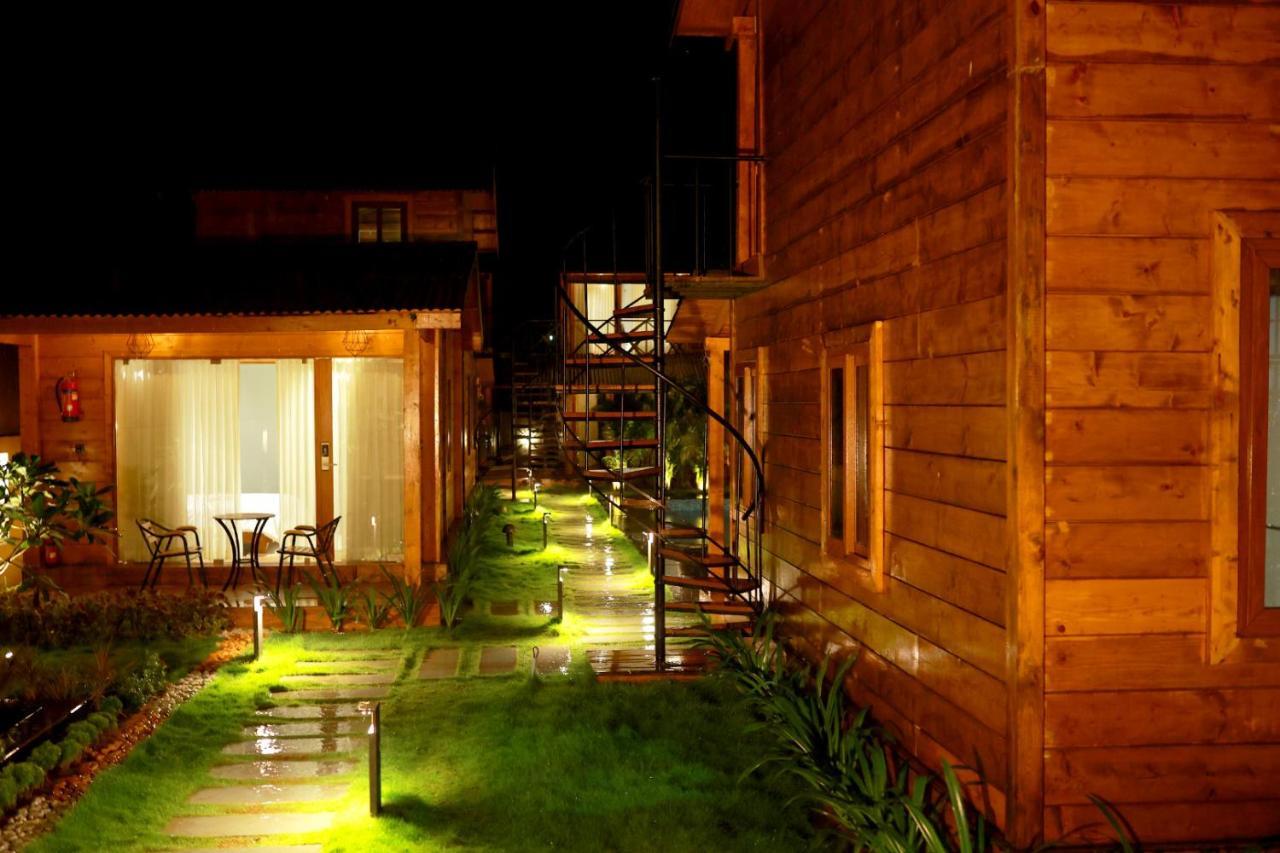 פונדיצ'רי Wooden Ecr Sea Resort מראה חיצוני תמונה